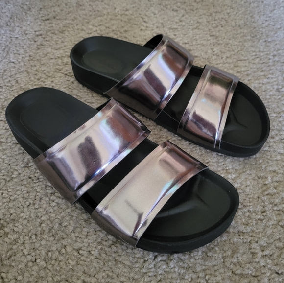 Vince Orion Leather Slide Sandals - Picture 2 of 8